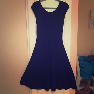 🍋 Gap Midi Dress in Black